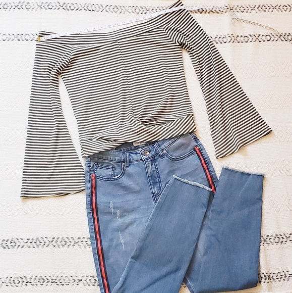 She+Sky Off Shoulder Bell Sleeve Stripe Cr… - Picture 1 of 7